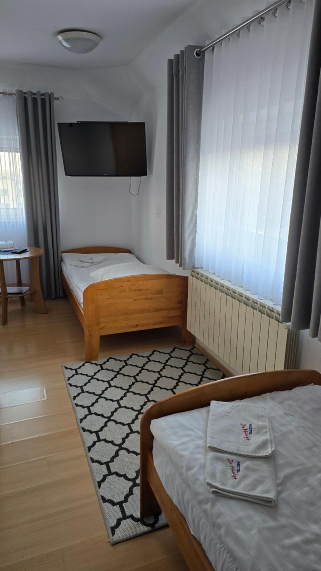 Motel Za Miedza Bralin Exterior photo