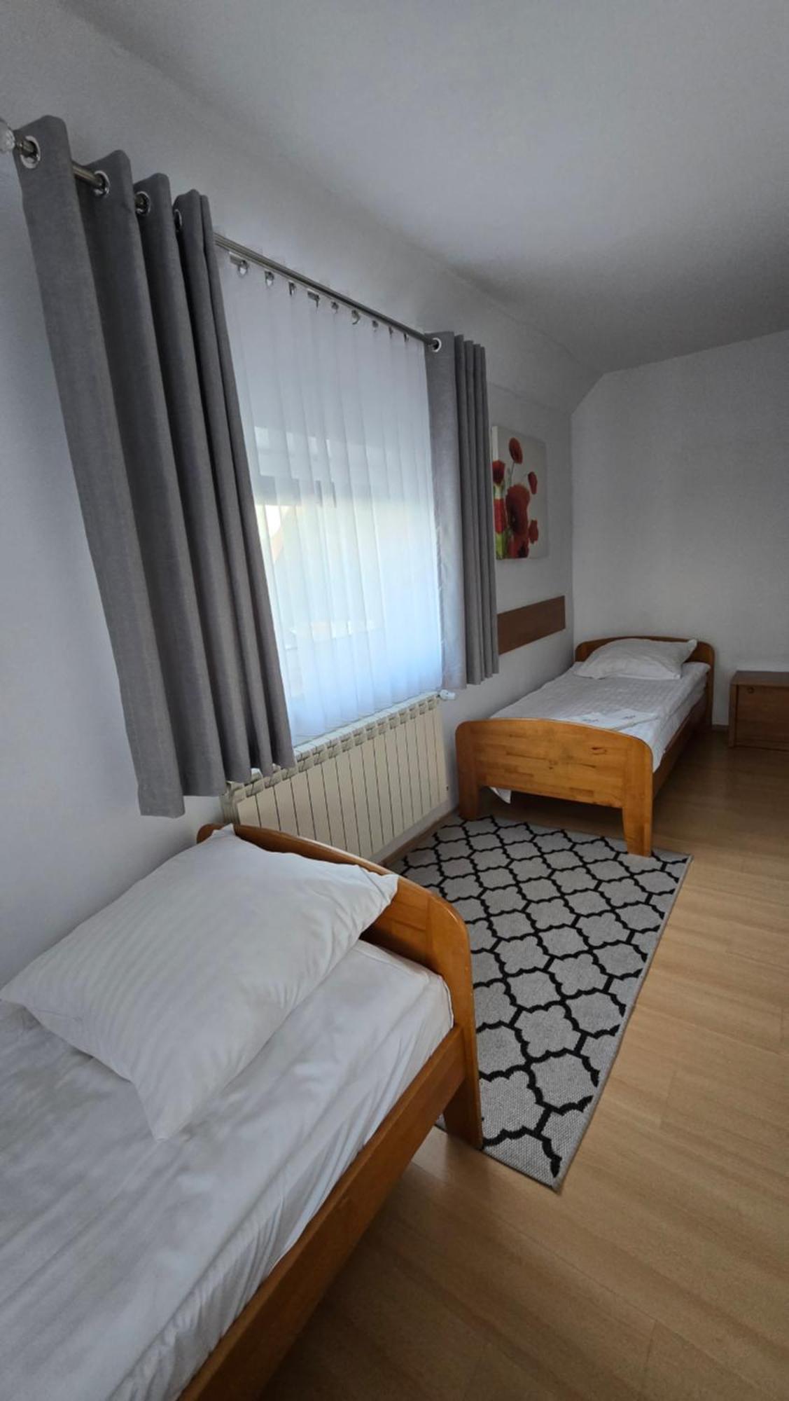 Motel Za Miedza Bralin Exterior photo